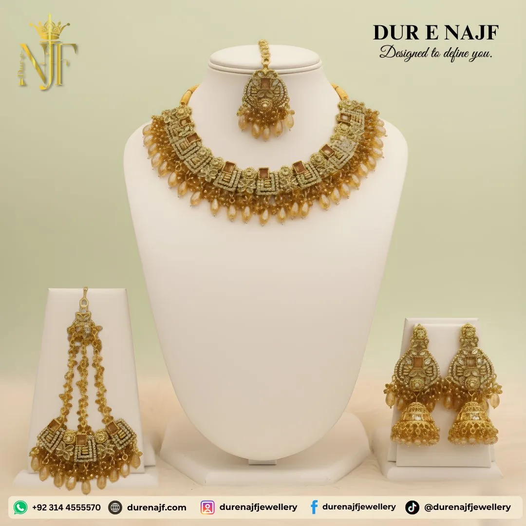 amber-majesty-golden-semi-formal-necklace-set